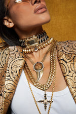 Nomi Choker