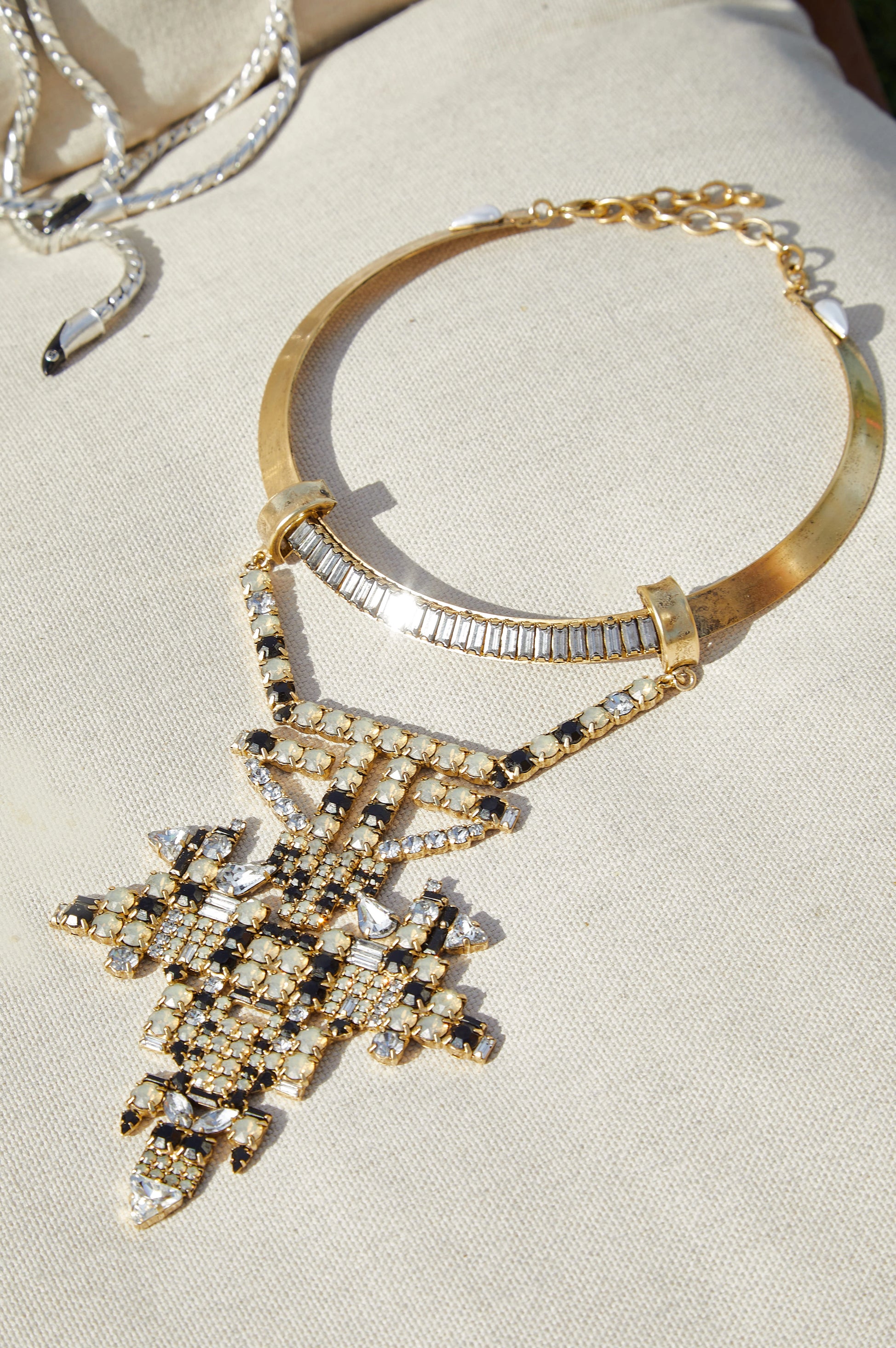 RAYE Necklace